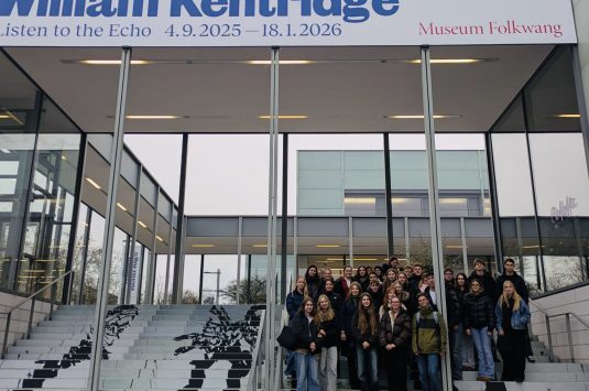 Ausflug der Kunstkurse Q1 und Q2 ins Museum Folkwang / Essen