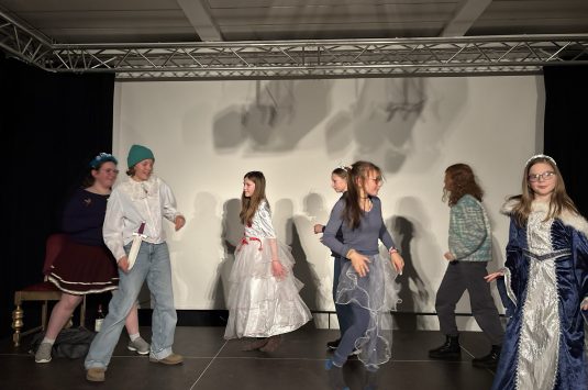 „Die vertanzten Schuhe“ von der Theater AG 2026