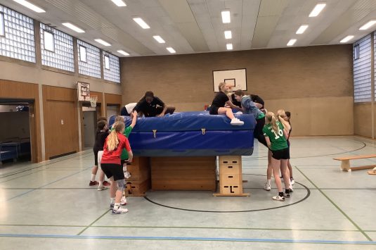 14 neue Sporthelfer*innen für die GeMM – Neue Angebote für die Mittagspause geplant