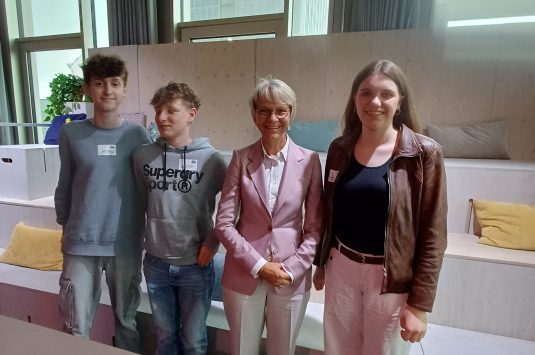 Your Vision-Schüler:innen bei Frau Feller